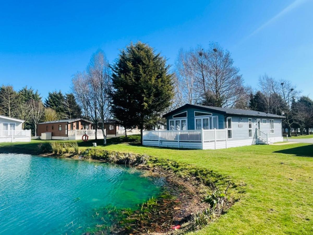 Sutton Lodge With Hot Tub York Exterior foto